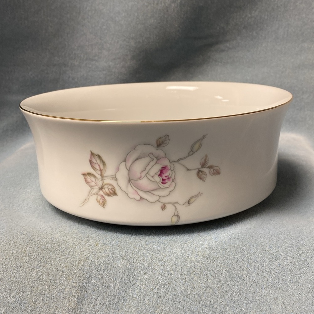 JOHANN HAVILAND SWEETHEART ROSE ROUND VEGETABLE BOWL 7 INCHES